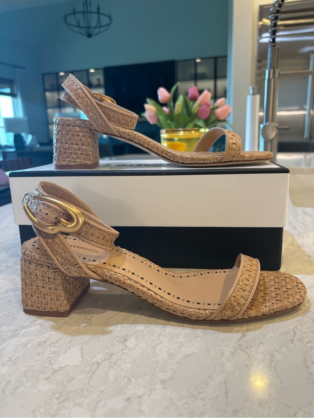 Larroudé Verona Block Sandal In Beige Leather and Natural Raffia - Picture 8 of 11